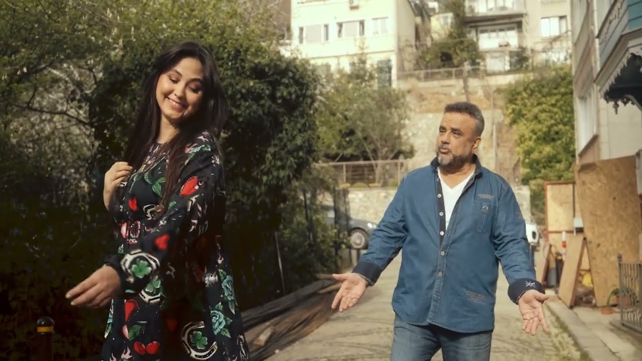 Bülent Serttaş – Gidelim Mi Kalalım Mı Şarkı Sözleri
