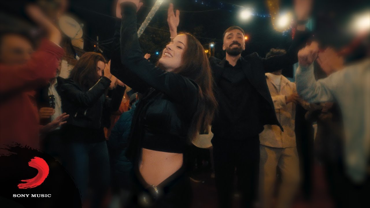 Melis Fis – Kimler Kimler Şarkı Sözleri