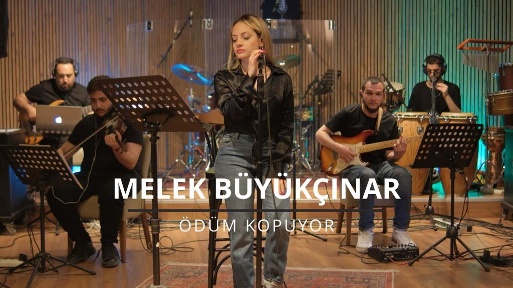 Ödüm Kopuyor Şarkı Sözleri – Melek Büyükçınar
