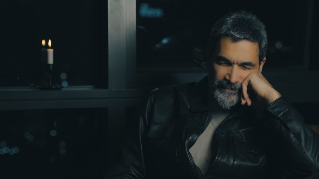 Bir Hüzün Tünelinde Şarkı Sözleri – Uğur Işılak