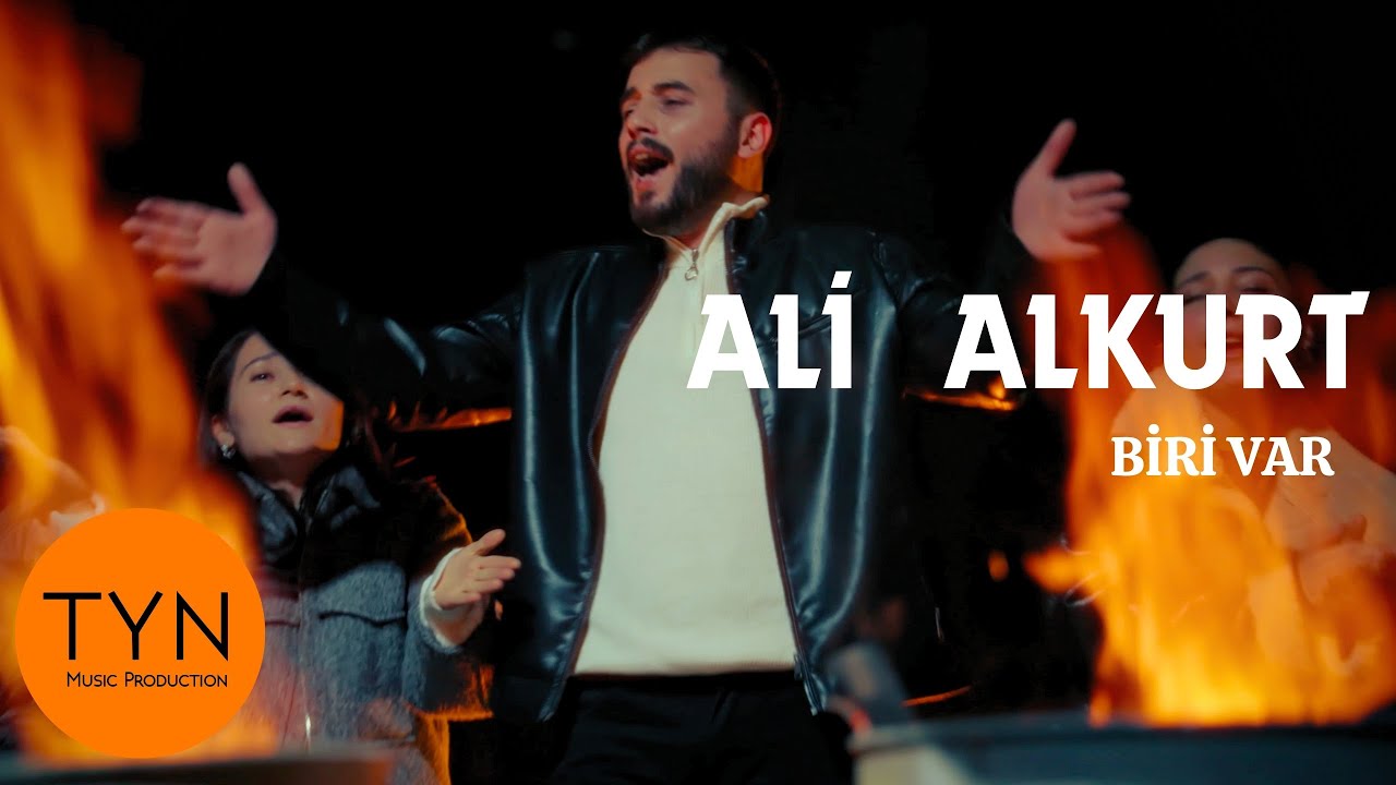 Bizi Bu Hallere Koyan Biri Var Şarkı Sözleri – Ali Alkurt