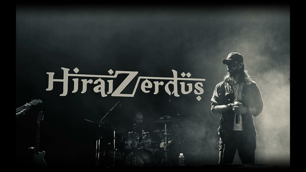 Dokunsalar ağlarım Şarkı Sözleri – HiraiZerdüş