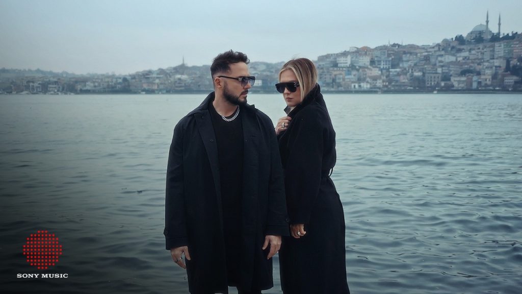 Korkak Şarkı Sözleri – Gökhan Özen & Demet Akalın